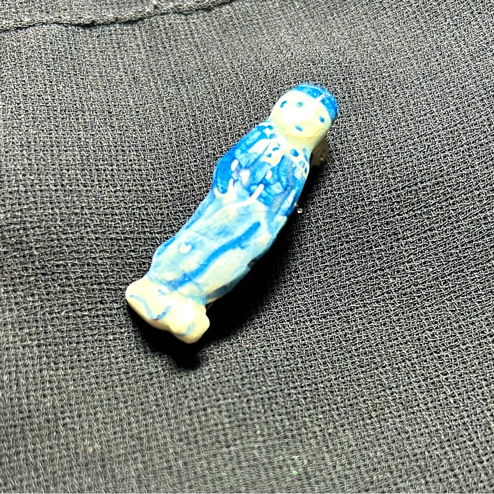VTG Painted Ceramic Dutch Boy Brooch. Unbranded.